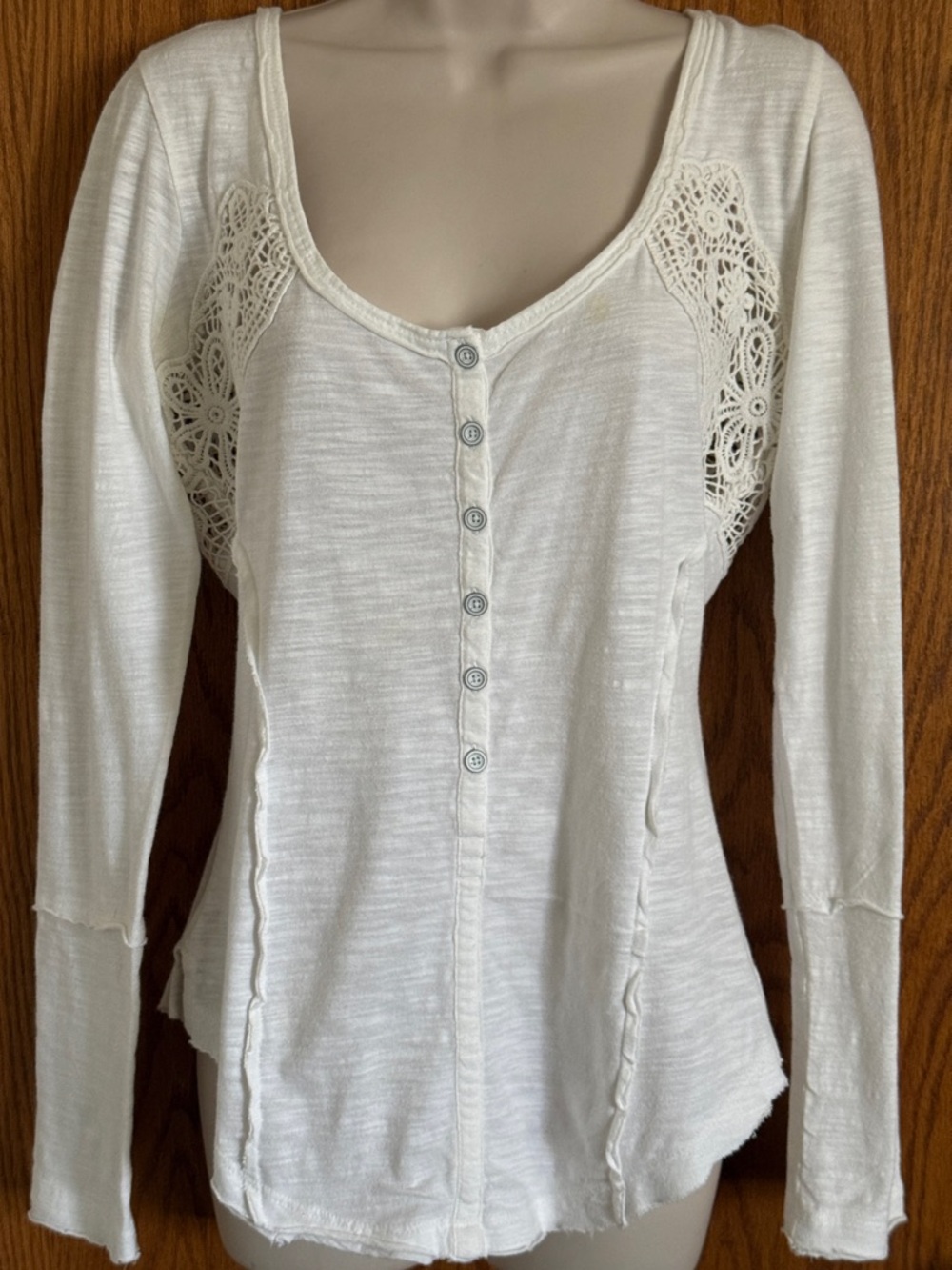 Free People Keepsake White Lace Crochet Top Long Sleeves Raw Hems Women's Size S